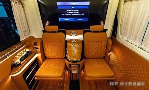 Mercedes-Benz Sprinter Caravan nèf plas ak enteryè wayal