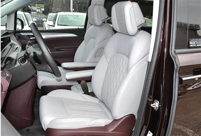 Komèsyal Buick GL8 yo desann