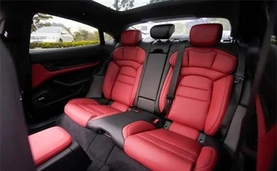 Porsche Taycan modifye enteryè kwi nwa ak wouj