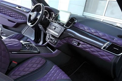 Topcar modifye Mercedes AMG GLE 63 ak fib kabòn ak enteryè kwi koulè wouj vio...